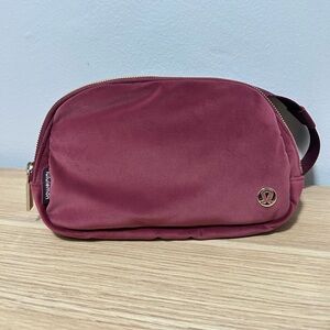 Lululemon || Everywhere Belt Bag